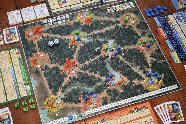Joc de societate ROOT A Game of Woodland Might and Right