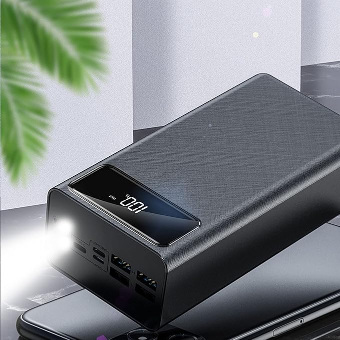 Baterie externa 50000mAh Fast Charge cu 4 x USB, 2x USB-C, Micro USB Negru