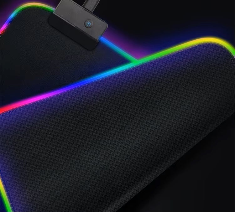 Mousepad pentru Gaming Iluminat RGB 800x300x4mm, Negru, 14 Moduri de Iluminare, rotire sens